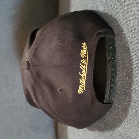 Mitchell & Ness Toronto Raptors Snapback - Picture 2 of 3